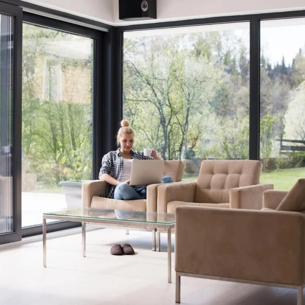 Чи може тонування вікон допомогти захистити ваші меблі?
